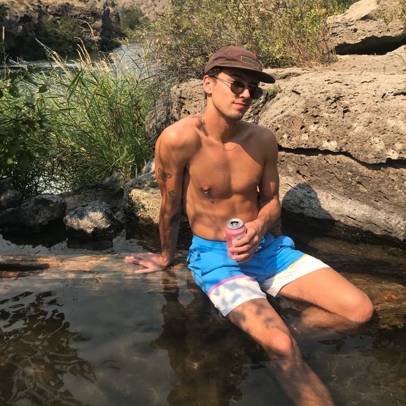 Meet your Posher, Simon - Picture 2 of 6